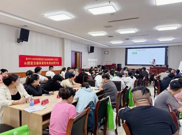 凤阳80后新农人郑前亮：返乡照顾父母，顺便把桃子卖成“网红货”(图4)